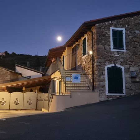 Il Nido Del Viaggiatore Vallebona Екстериор снимка